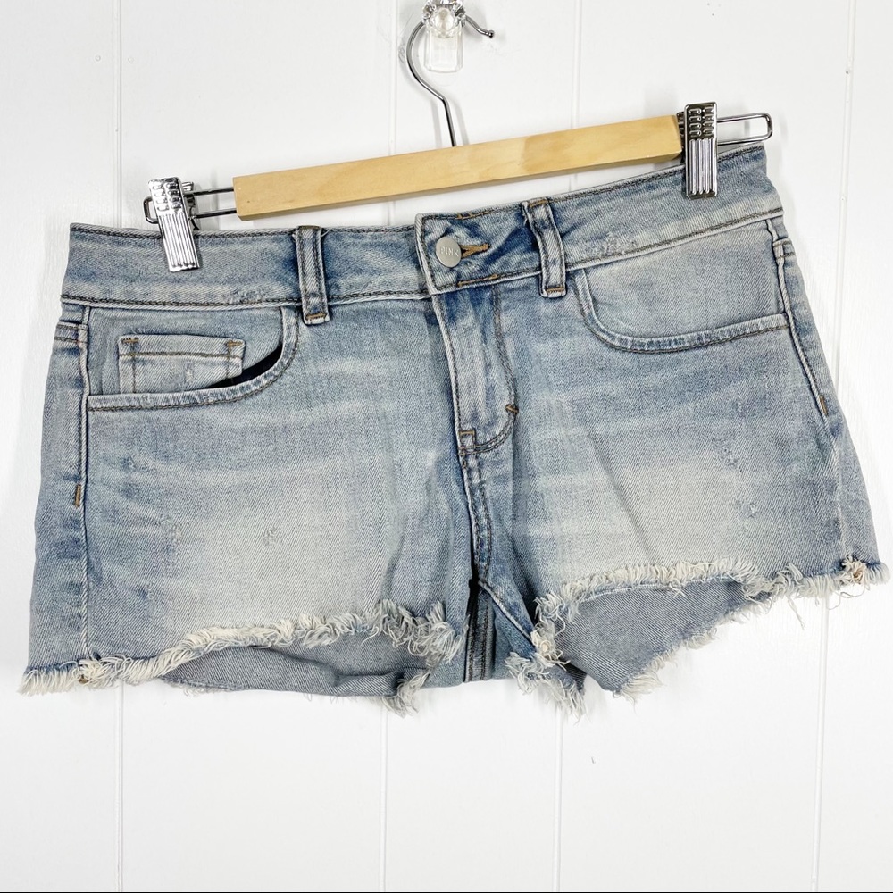 PINK VS Light Wash Cutoff Jean Shorts Distressed Size 4